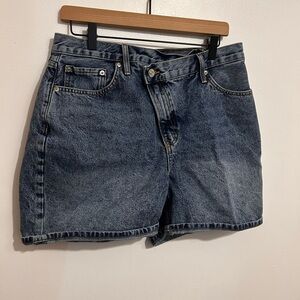 Forever 21 Crossover High Rise Denim Shorts Size 31